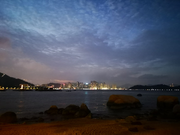 滨海城市夜景