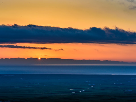 青海湖夕阳晚霞日出朝霞