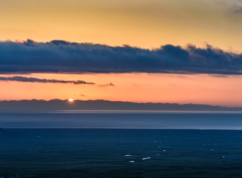 青海湖夕阳晚霞日出朝霞