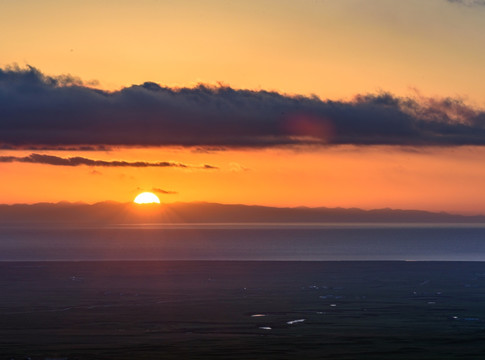 青海湖夕阳晚霞日出朝霞