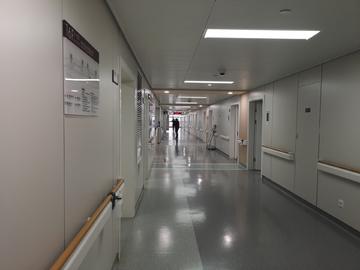 医院住院部走廊