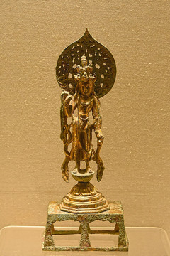 唐代十一面观音菩萨鎏金铜像