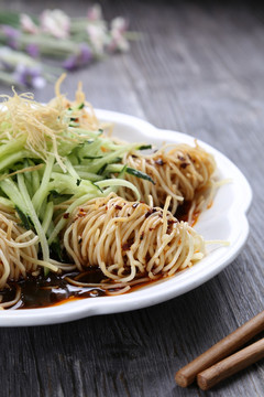 鸡丝凉面