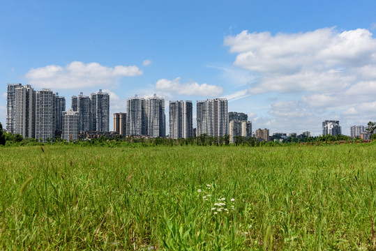 蓝天白云城市风光