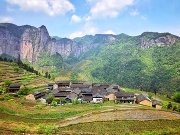 山间村庄