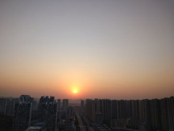 城市日出