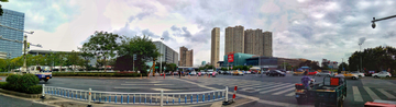 城市街头全景图