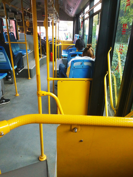 公交车上