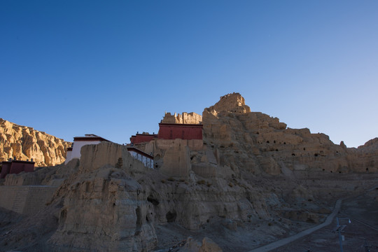 西藏阿里古格王朝遗址23