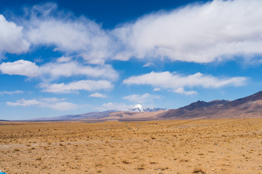 西藏阿里的蓝天白云44
