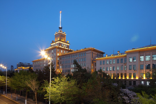 哈尔滨工业大学