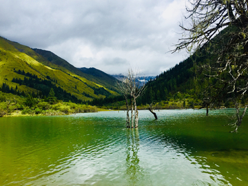 高山湖泊