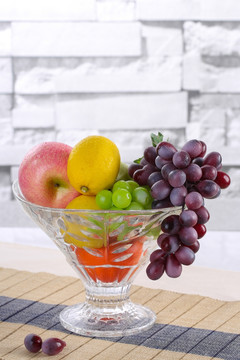盛水果的玻璃果盘
