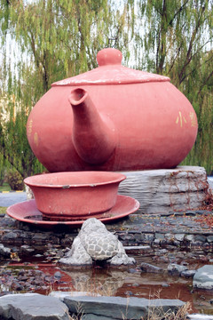 大茶壶雕塑