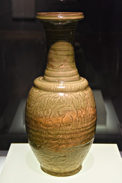 宋代青釉划花瓷瓶