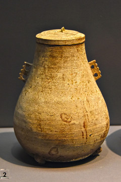 战国早期原始青瓷带盖弧腹壶