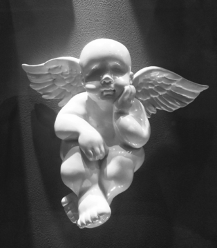 小天使塑像