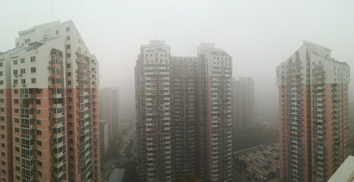 被雾霾笼罩的城市