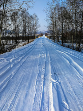 冬季积雪道路