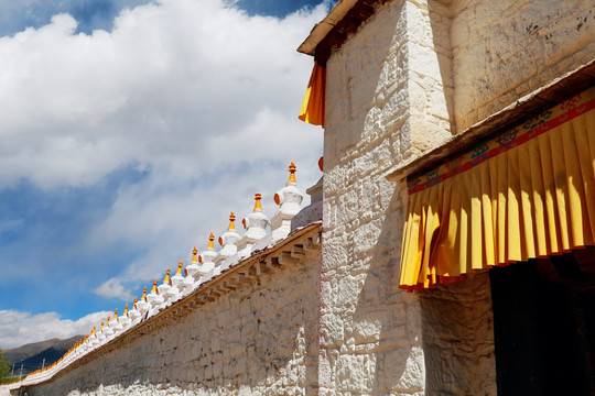 西藏桑耶寺院墙