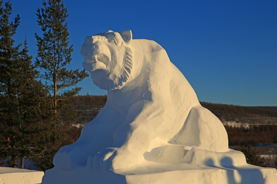 猛虎雪雕