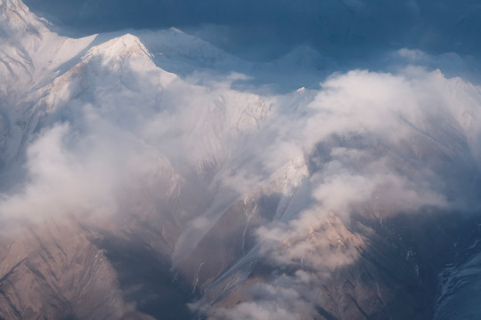 航拍天山