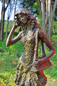 美女雕塑