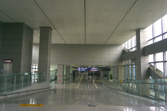 成都机场T1T2航站楼通道