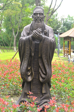 孔子行教铜像