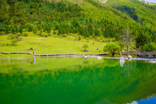 高山湖泊