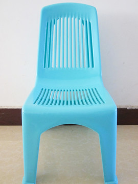 蓝色塑料凳