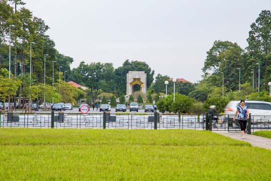 越南英雄纪念碑