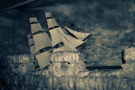 海浪帆船