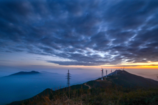 缺牙山云海