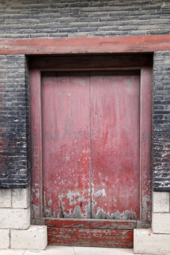 红色木门院门
