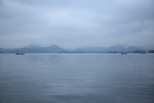 烟雨西湖