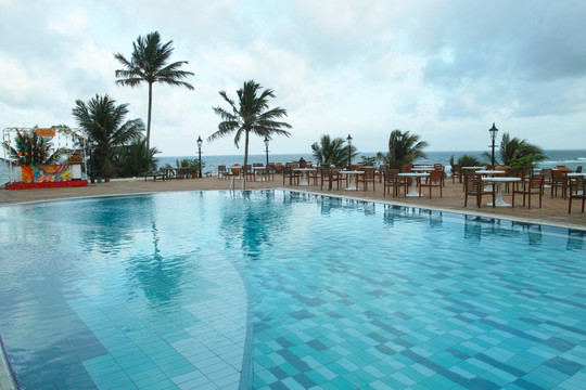 海滨酒店游泳池