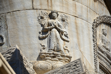 清净化城塔佛教浮雕