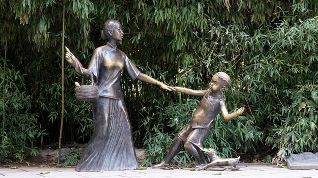 母子雕像雕塑