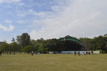 草坪广场风景