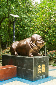 亥猪雕塑