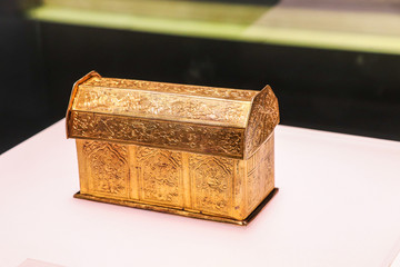金色装饰盒