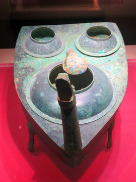汉代龙首铜灶