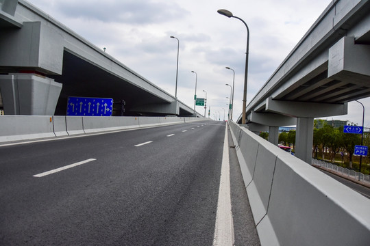 道路