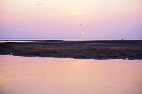 海边日出