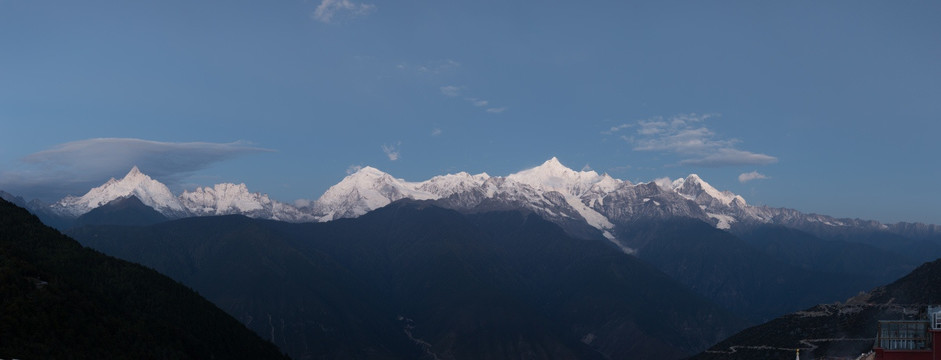 梅里雪山全景图