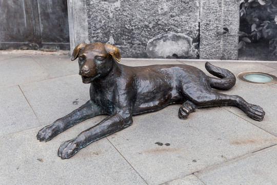 狗雕塑
