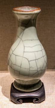 清代瓷花瓶