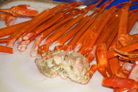 清蒸海蟹一盘韩国红蟹