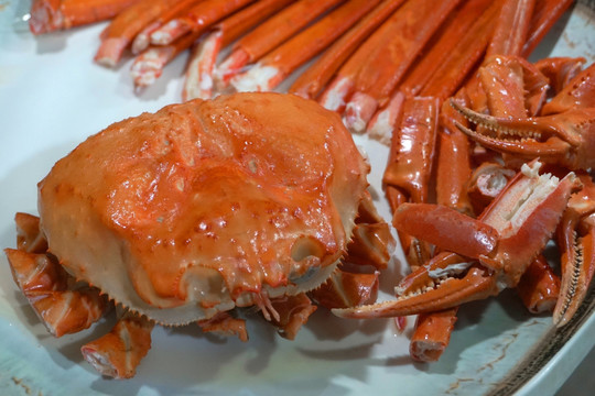 清蒸海蟹一盘韩国红蟹